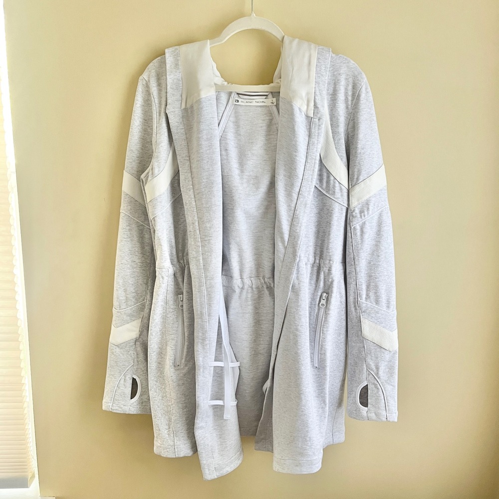 Blanc Noir Maitri Traveler Jacket Women's Large Gray White Travel Comfort Sporty